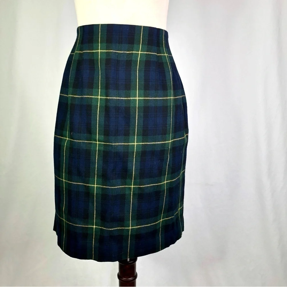VINTAGE Embassy Row II soft wool plaid pencil skirt watch plaid tartan
